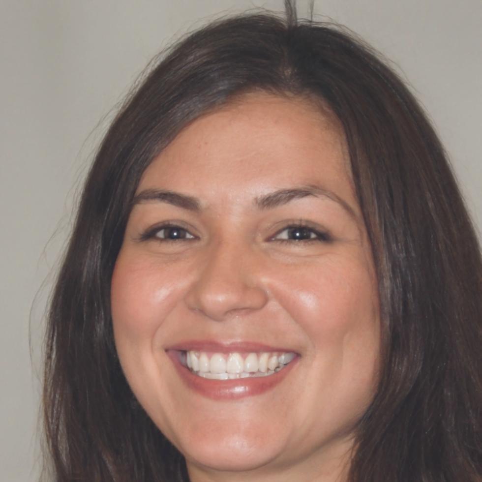 Emma Richardson, Financial Analysis Director